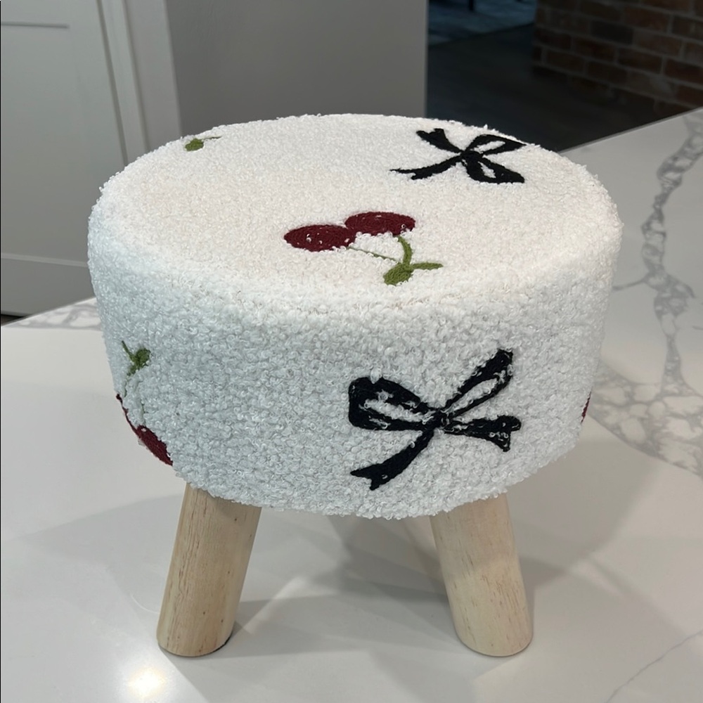 ๐Cute . Mini ๐๐STOOL ๐ - Picture 1 of 16
